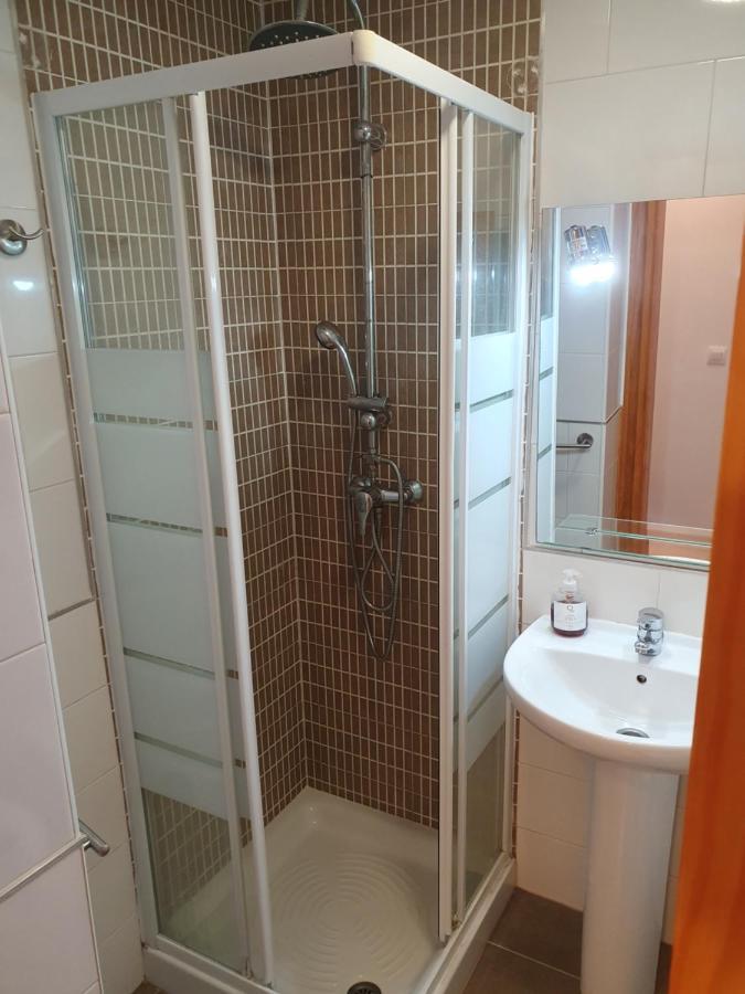 2H, Aire Acondic, 50M2, 1 Dormitorio, 4 Huespedes, Wifi Gratis La Linea de la Concepcion Bagian luar foto
